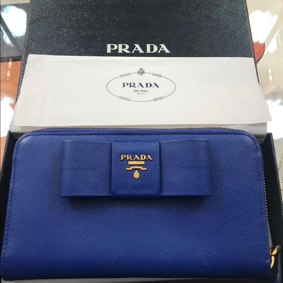 prada wallet ribbon
